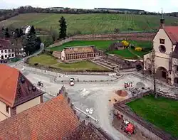 Der Klostervorplatz während der Umbauphase