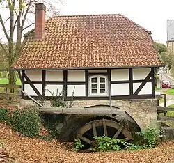 Frühere Klostermühle im Park, heute Tourismusbüro