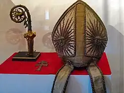 Mitra und Krummstab aus dem Klosterschatz der Prämonstratenserabtei Rüti (ZH)