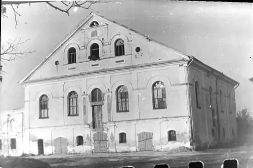 Verfallende Synagoge nach dem Holocaust