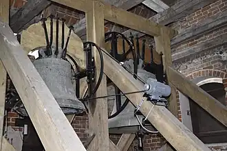 Glockenstuhl der beiden Kirchenglocken