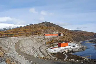 Staudamm mit Kraftwerk