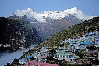 Kongde Ri rechts im Bild; im Vordergrund Namche Bazar