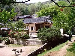 Das Dosan Seowon in Andong war auf der Rückseite des 1000-Won-Scheins, der 1975 bis 2007 ausgegebenen Serie.