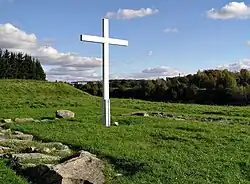 Kreuz an der Stelle der ehemaligen Kirche von Koroinen