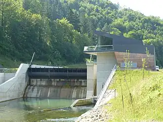 Wasserkraftwerk Neubruck (von Norden gesehen)