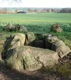Die erste Grabkammer im östlichen Langbett
