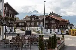 Kreisel am oberen Ende der Dorfstrasse