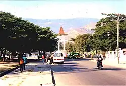 Der Kreisverkehr am Südende der Avenida Xavier do Amaral (2002)