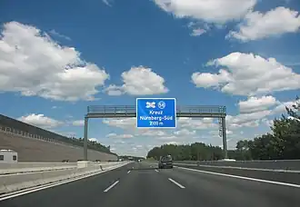 Ankündigungstafel aus Richtung Heilbronn (A 6)