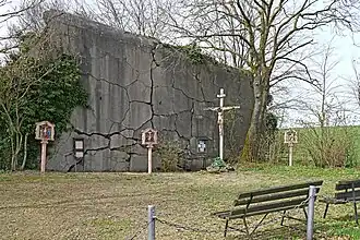 Bunkerwand-Kreuzweg