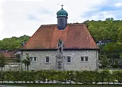Kriegerdenkmal vor dem Eltmanner Friedhof