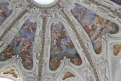 Zeus entführt in Gestalt eines Stiers Europa (links), Perseus befreit Andromeda (Mitte), Pluto entführt Proserpina (rechts)