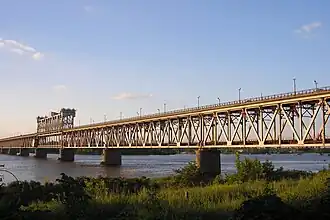 Krjukiw-Brücke über den Dnepr bei Krementschuk