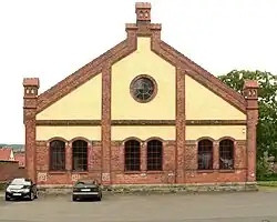 Sport- und Ausbildungshalle