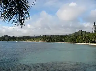 Die Baie de Kuto mit dem Pic N’Ga rechts im Hintergrund