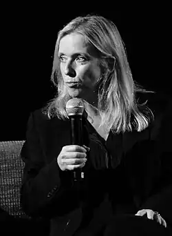 Alex Lutz und Léa Drucker spielen den Auktionator André Masson und dessen Ex-Frau Bertina