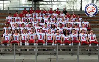 Mannschaftsfoto der Lübeck Cougars 2012 auf der Buniamshof-Tribüne