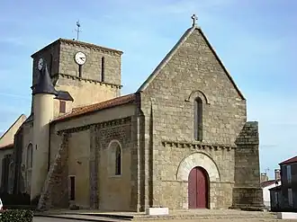 Scheingiebel der Kirche Saint-Martin in Le Bernard, Vendée