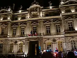 Das beleuchtete Rathaus