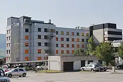 Rückansicht von der Theodor-Haas-Straße aus (September 2015)