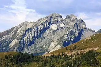 Pizzo la Scheggia (links) mit Cima dei Campelli