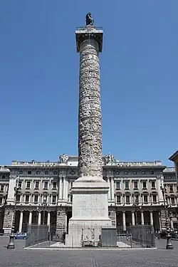 Mark-Aurel-Säule auf der Piazza Colonna