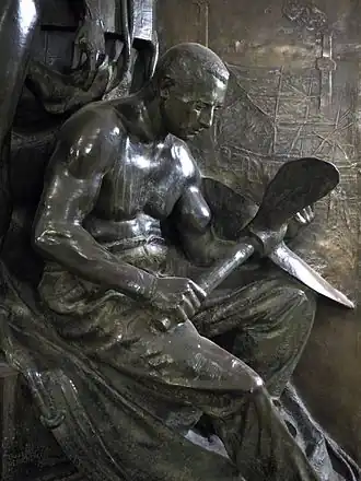 Detail der Skulptur: Werftarbeiter