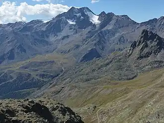 Saldurkamm mit dem Doppelgipfel der Lagaunspitze (links) und der Saldurspitze (rechts) von Norden aus gesehen