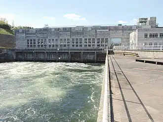 Das Maschinenhaus des Kraftwerks