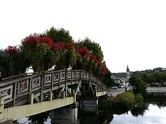 Fußgängersteg über den Kanal in Lalinde