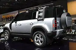 Heckansicht mit seitlich montierter Leiter