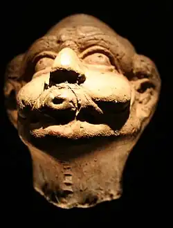 Pfeifender Glatzkopf.