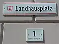 Neues Straßenschild mit Hausnummer
