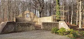 Reste der Karlsburg, ein Rittersaal aus dem 19. Jahrhundert.