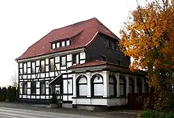 Landwehrschenke nach erweitertem Dachausbau und Verkleidung der nördlichen Giebelfassade sowie mit verändertem Saalanbau (2009)