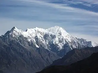 Blick von Südwesten: links Langtang II, rechts Langtang Lirung