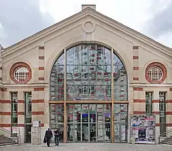 Ehemaliges Bestattungsinstitut Pompes funèbres, heute Kulturzentrum centquatre