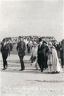König Albert I. und Königin während ihres Besuchs in Isleta pueblo 1919 mit dem Gouverneur des Bundesstaates und Anton Docher