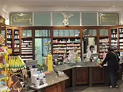 Die Einrichtung der Apotheke