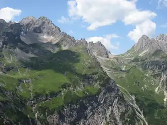 Große und Kleine Leiterspitze (linkes Bilddrittel), weiter rechts Alblitjoch und Landschaftsspitze