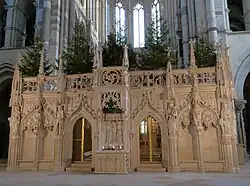 Vorderansicht des Lettners