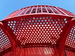 Plattform in Höhe der Laterne