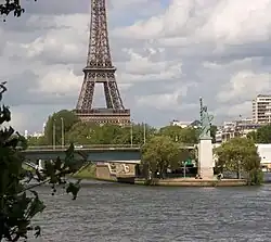Die Freiheitsstatue in Paris.