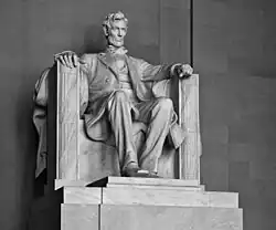 Rutenbündel an den Armlehnen des Lincoln Memorial