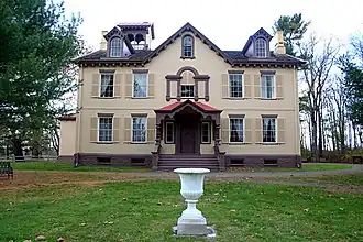 Eingangsseite des Hauses