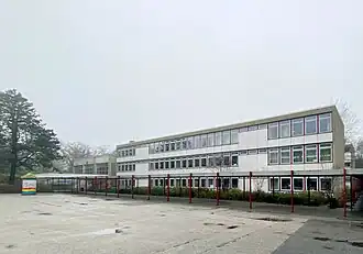 Hauptgebäude (Doppel-H)