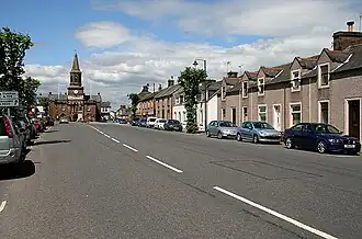 Hauptstraße von Lochmaben mit der Tolbooth