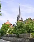 Ortsdurchfahrt mit Kirche