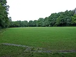 Kernstück des Lohrparks auf dem Lohrberg – die große Spielwiese, seit 1951 Wettkampffläche des Lohrbergfestes